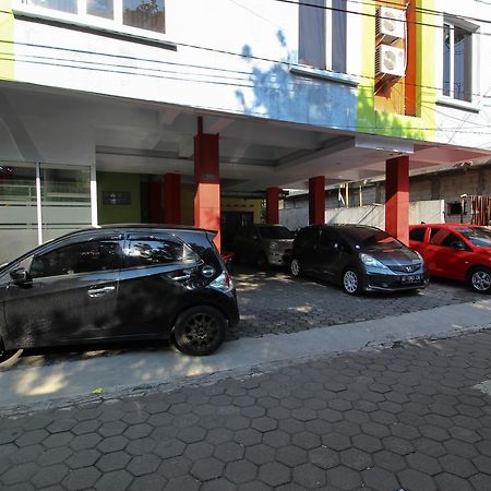 ホテル Reddoorz Plus Near Lippo Plaza Jogjakarta エクステリア 写真